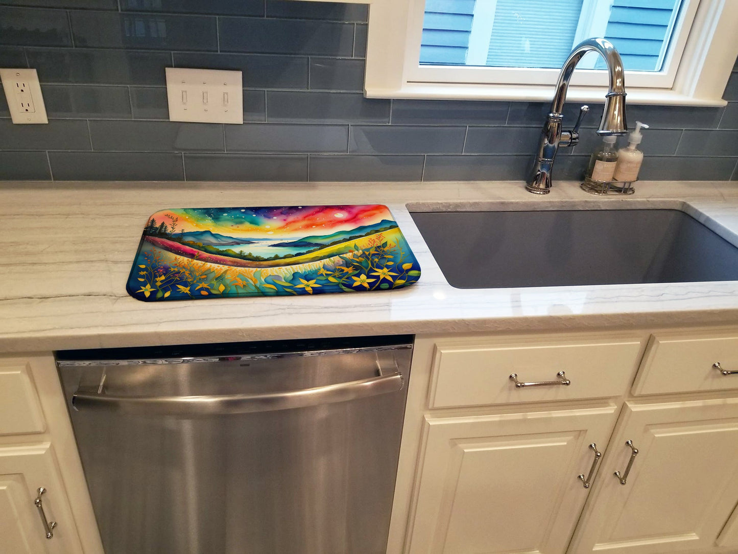 Hypericum or St. John s Wort in Color Dish Drying Mat