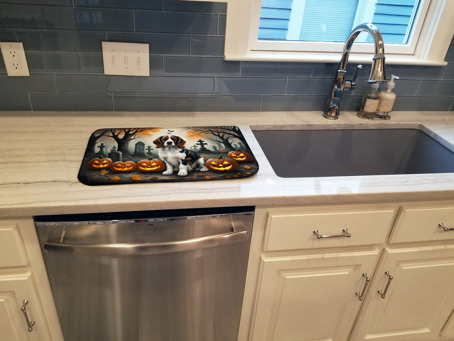 Welsh Springer Spaniel Spooky Halloween Dish Drying Mat