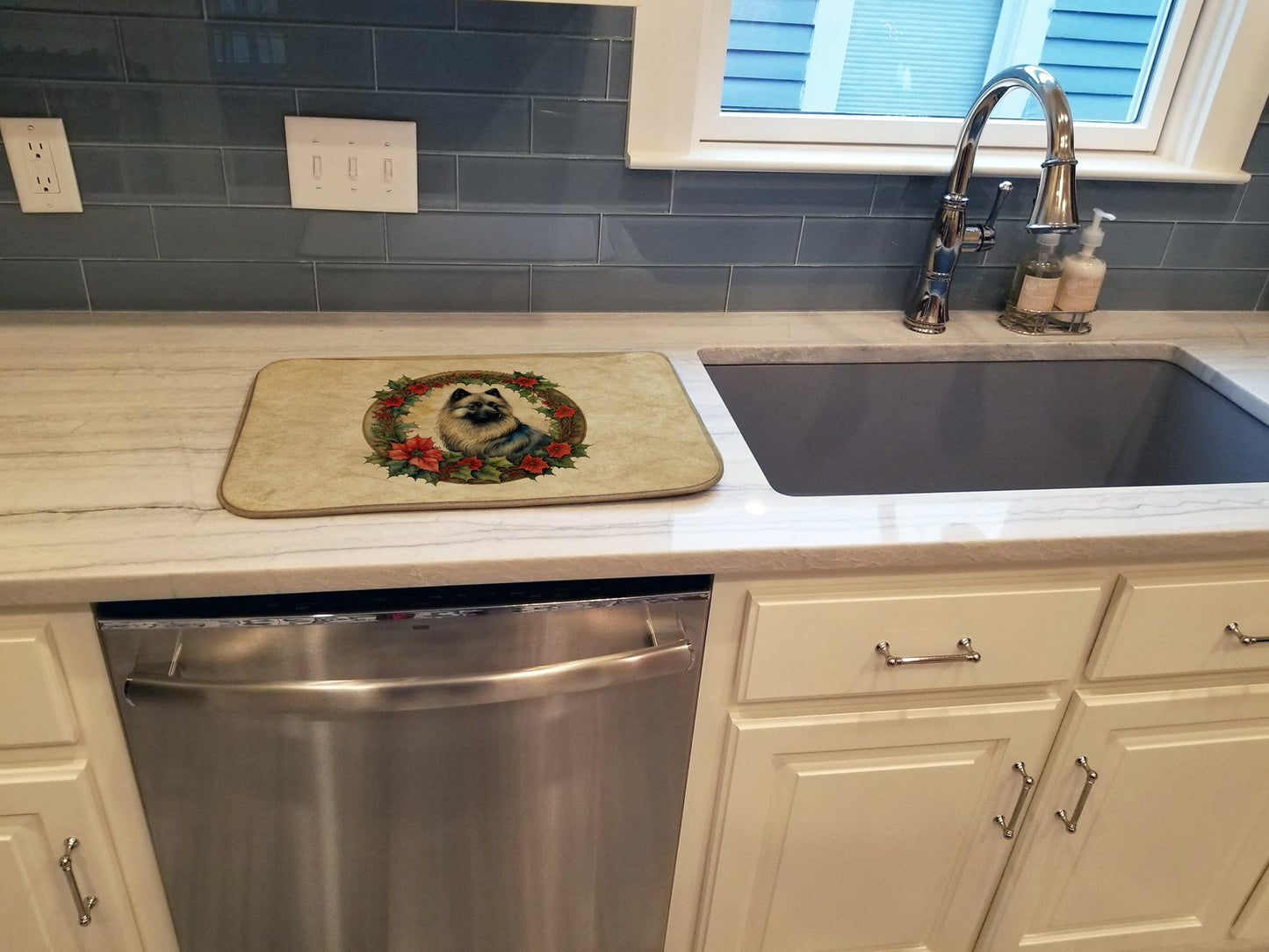 Keeshond Christmas Flowers Dish Drying Mat