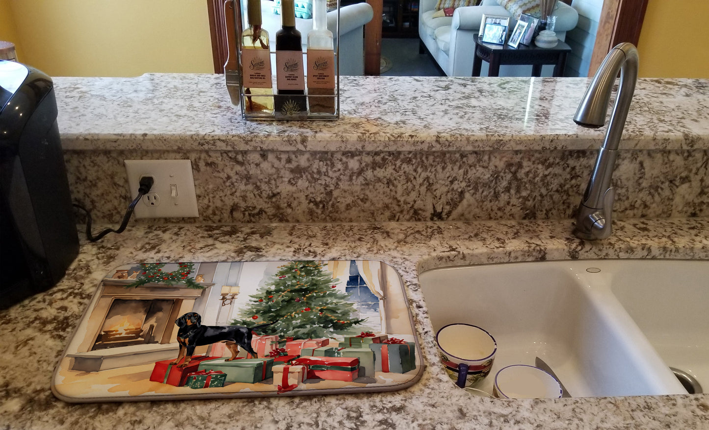 Black and Tan Coonhound Cozy Christmas Dish Drying Mat