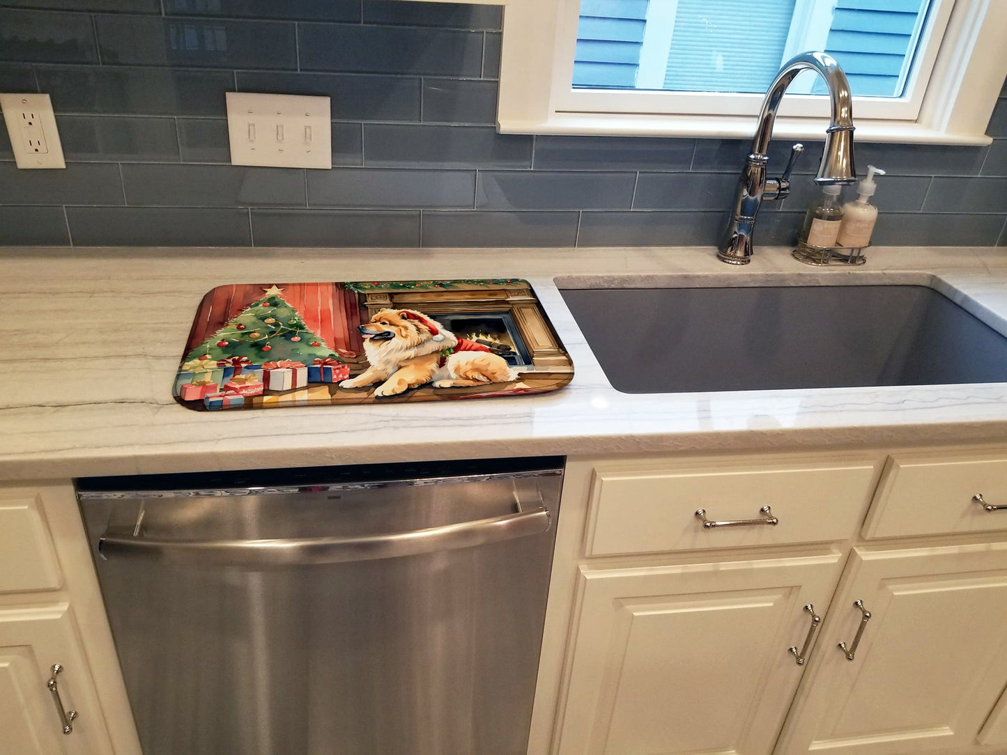 Chow Chow Cozy Christmas Dish Drying Mat