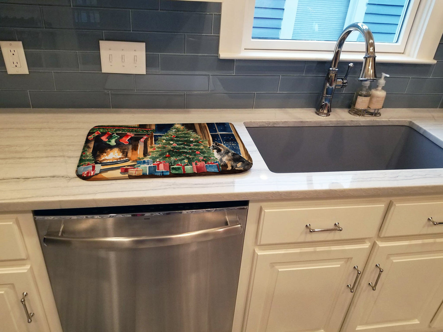 Keeshond Cozy Christmas Dish Drying Mat