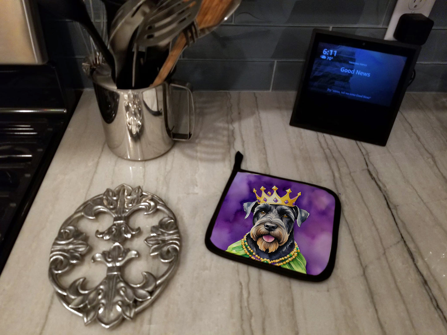 Giant Schnauzer King of Mardi Gras Pair of Pot Holders