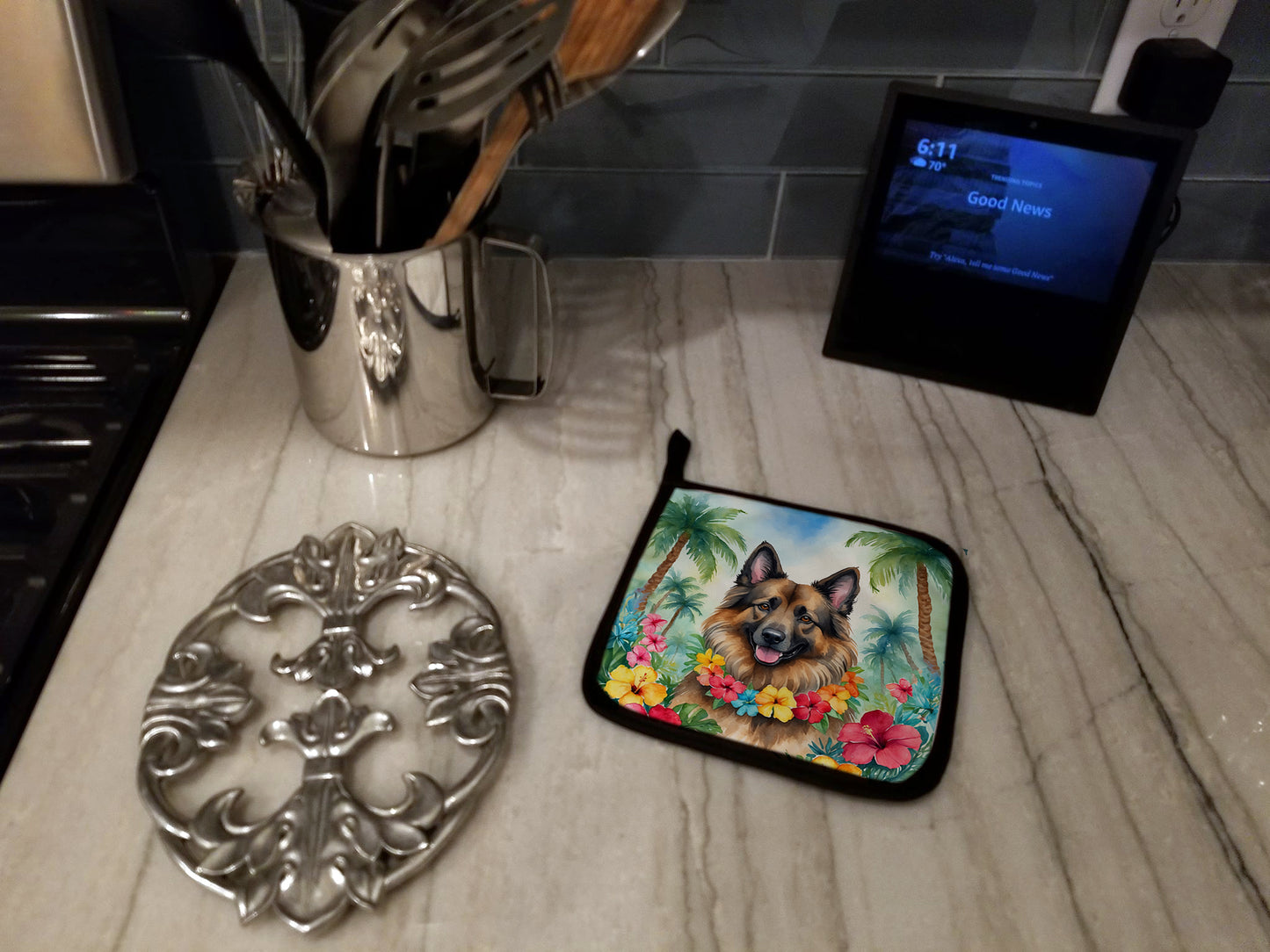 Belgian Tervuren Luau Pair of Pot Holders