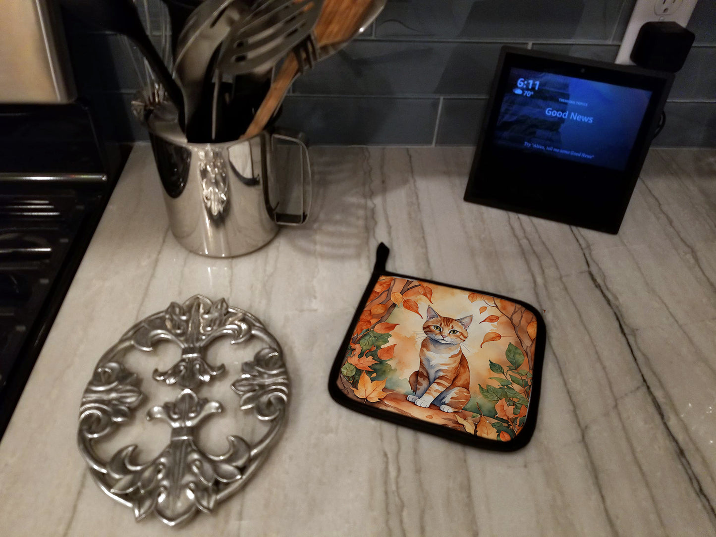 Suphalak Cat in Fall Leaves Pair of Pot Holders