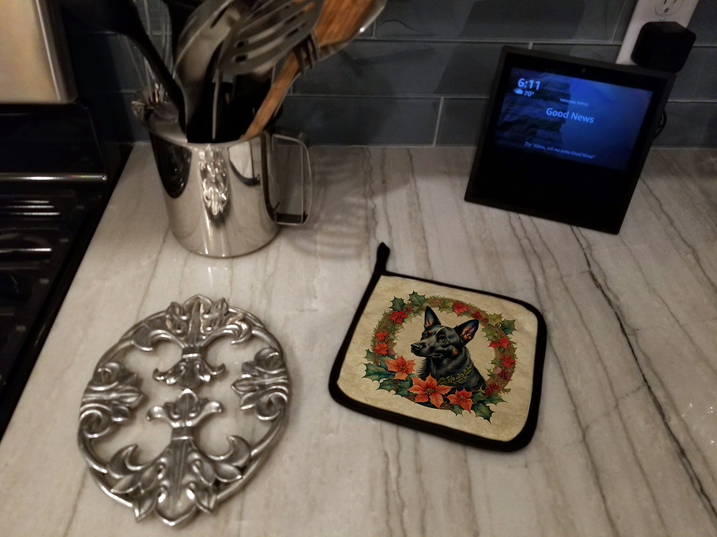 Australian Kelpie Christmas Flowers Pair of Pot Holders